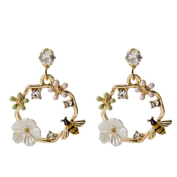 Bee & Flower Earrings Cute Dangle Stud Earrings - Picture 1 of 2